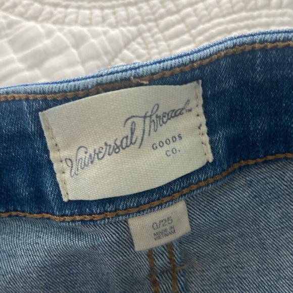 Universal Thread distressed jean shorts - Picture 3 of 4